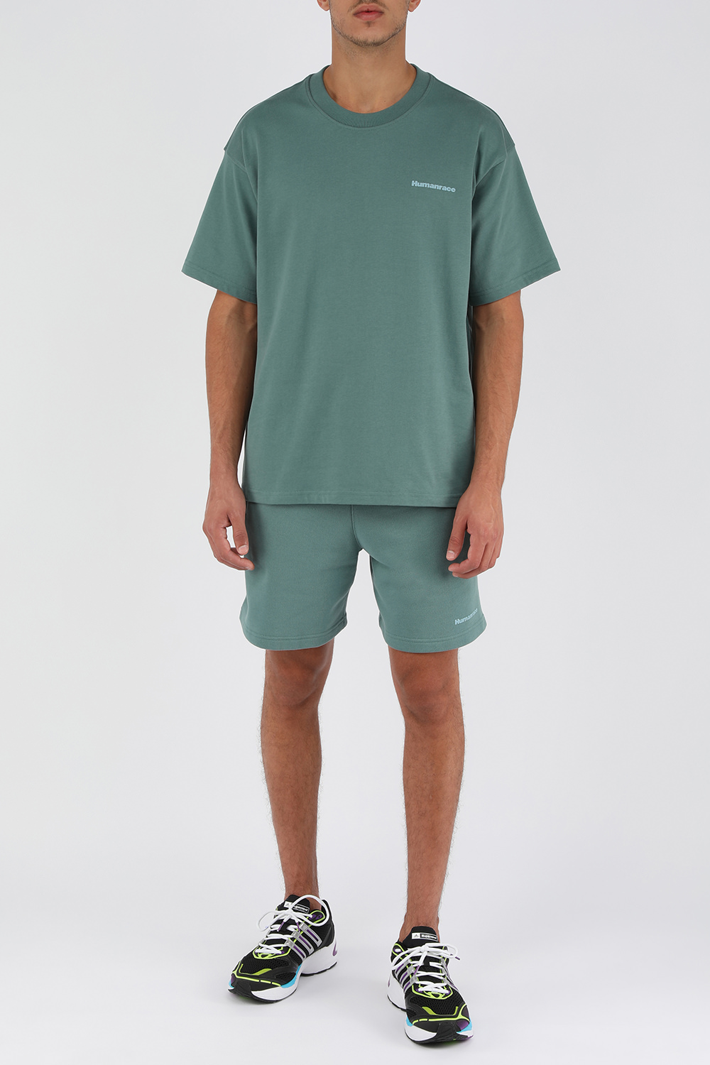 פארל וויליאמס X אדידס מכנסי טרנינג קצרים כחולים